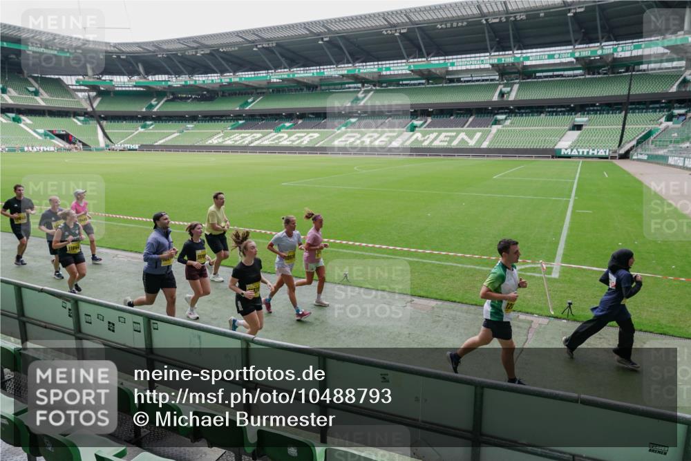 13.09.2026 - 21. swb-Marathon Bremen Michael Burmester http://msf.ph/oto/10488793 13.09.2026 10:34:53 Laufen im Stadion 10018, 10093, 10144, 10147, 10157, 10173, 10175, 10177, 10181, 10185, 10236, 10240, 10245, 10254, 10297, 10309, 10355, 10356, 10367, 10368, 10369, 10377, 10415, 10423, 10427, 10428, 10460, 10485, 10492, 10528, 10559, 10578, 10604, 10636, 10639, 10668, 10669, 10677, 10687, 10691, 10699, 10700, 10715, 10772, 10787, 10788, 10809, 10828, 10857, 10867, 10914, 10928, 11126, 11162, 11343, 11803, 10146, 10222, 10626 meine-sportfotos.de