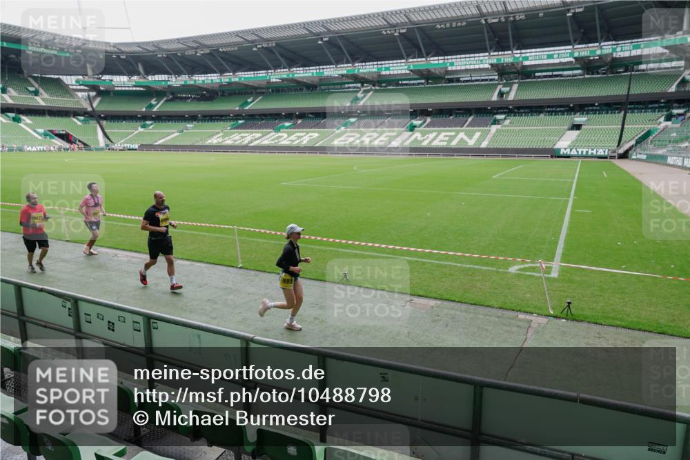 13.09.2026 - 21. swb-Marathon Bremen Michael Burmester http://msf.ph/oto/10488798 13.09.2026 10:35:00 Laufen im Stadion 10018, 10093, 10144, 10147, 10157, 10173, 10175, 10177, 10181, 10182, 10185, 10195, 10236, 10240, 10245, 10254, 10297, 10309, 10355, 10356, 10367, 10368, 10369, 10377, 10409, 10415, 10427, 10428, 10460, 10477, 10485, 10492, 10528, 10559, 10578, 10604, 10617, 10636, 10639, 10668, 10669, 10677, 10691, 10699, 10700, 10715, 10772, 10787, 10828, 10857, 10867, 10914, 10928, 11126, 11162, 11343, 11803, 10146, 10222, 10626 meine-sportfotos.de