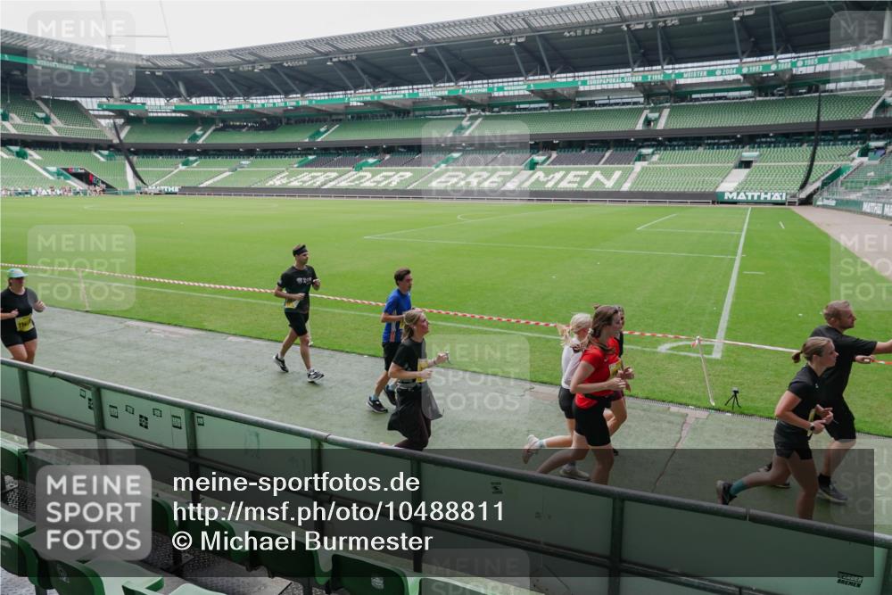 13.09.2026 - 21. swb-Marathon Bremen Michael Burmester http://msf.ph/oto/10488811 13.09.2026 10:35:15 Laufen im Stadion 10093, 10144, 10147, 10152, 10157, 10173, 10175, 10177, 10181, 10182, 10185, 10195, 10240, 10245, 10254, 10306, 10309, 10355, 10356, 10357, 10367, 10368, 10369, 10377, 10409, 10415, 10427, 10460, 10473, 10477, 10485, 10492, 10528, 10559, 10604, 10617, 10636, 10639, 10668, 10669, 10671, 10672, 10677, 10699, 10700, 10715, 10828, 10857, 10867, 10914, 10928, 11126, 11162, 11343, 11803, 10146, 10222, 10626 meine-sportfotos.de
