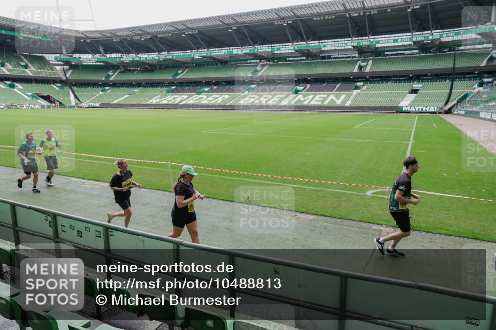 13.09.2026 - 21. swb-Marathon Bremen Michael Burmester http://msf.ph/oto/10488813 13.09.2026 10:35:18 Laufen im Stadion 10093, 10144, 10147, 10152, 10157, 10173, 10175, 10177, 10181, 10182, 10185, 10195, 10240, 10245, 10254, 10263, 10306, 10309, 10355, 10356, 10357, 10367, 10368, 10369, 10377, 10409, 10415, 10427, 10460, 10473, 10477, 10481, 10485, 10492, 10528, 10559, 10604, 10617, 10636, 10639, 10668, 10669, 10671, 10672, 10677, 10699, 10700, 10715, 10828, 10857, 10867, 10914, 10928, 11126, 11162, 11343, 11803, 10146, 10222, 10626 meine-sportfotos.de