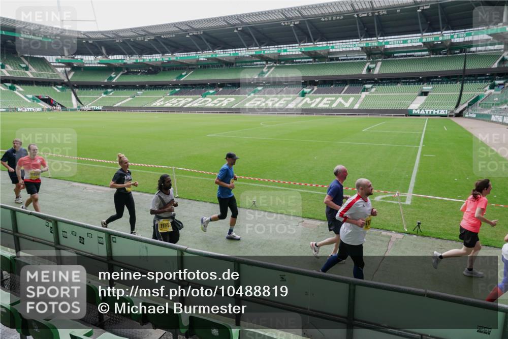 13.09.2026 - 21. swb-Marathon Bremen Michael Burmester http://msf.ph/oto/10488819 13.09.2026 10:35:25 Laufen im Stadion 10093, 10144, 10147, 10152, 10157, 10173, 10175, 10177, 10181, 10182, 10185, 10187, 10195, 10240, 10245, 10254, 10263, 10272, 10275, 10291, 10306, 10309, 10356, 10357, 10367, 10368, 10369, 10377, 10409, 10415, 10427, 10439, 10460, 10473, 10477, 10481, 10485, 10492, 10528, 10559, 10560, 10617, 10636, 10639, 10669, 10671, 10672, 10677, 10700, 10715, 10828, 10857, 10867, 10914, 10928, 11126, 11162, 11343, 11803, 10146, 10222, 10626 meine-sportfotos.de
