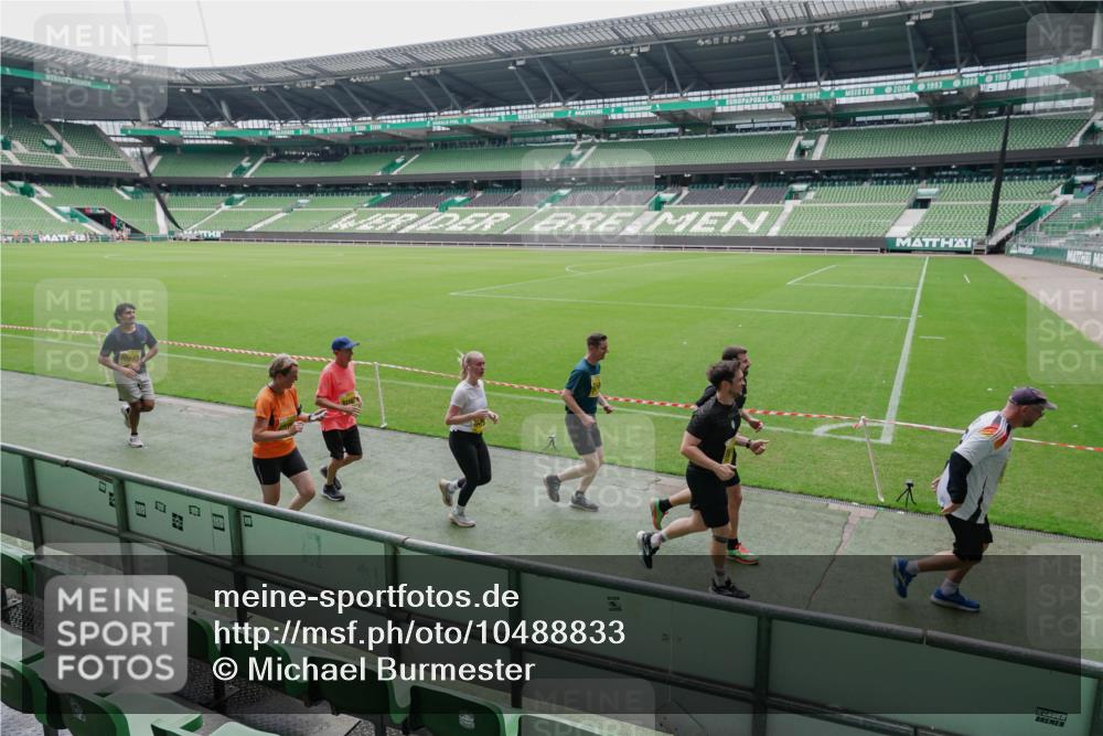 13.09.2026 - 21. swb-Marathon Bremen Michael Burmester http://msf.ph/oto/10488833 13.09.2026 10:35:41 Laufen im Stadion 10093, 10144, 10147, 10152, 10157, 10160, 10173, 10175, 10181, 10182, 10185, 10187, 10195, 10245, 10251, 10263, 10272, 10275, 10278, 10291, 10306, 10309, 10338, 10356, 10357, 10367, 10368, 10369, 10377, 10382, 10403, 10409, 10411, 10420, 10427, 10439, 10473, 10477, 10481, 10485, 10492, 10528, 10531, 10559, 10560, 10569, 10607, 10617, 10636, 10639, 10669, 10671, 10672, 10677, 10715, 10828, 10914, 10928, 11126, 11162, 11343, 11803, 10146, 10222, 10626 meine-sportfotos.de