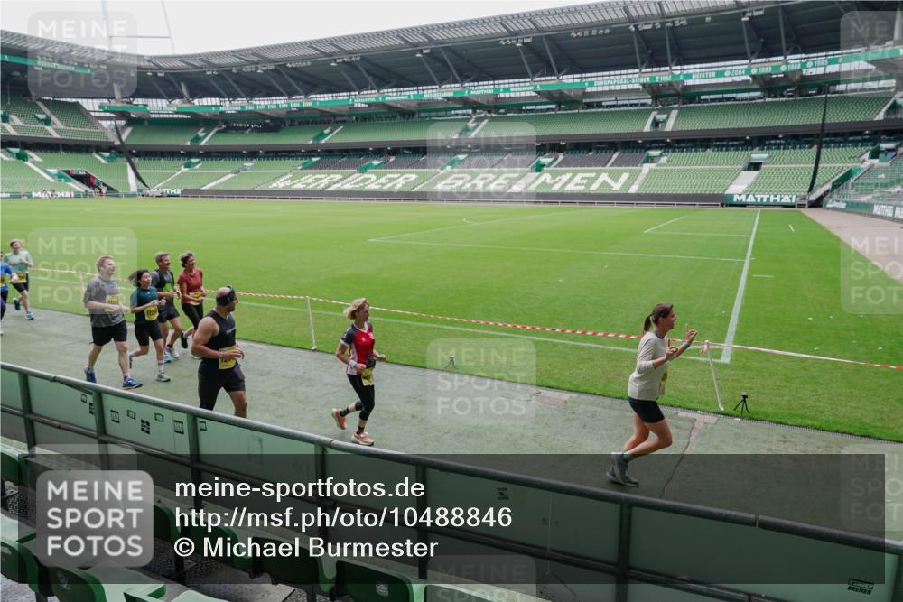 13.09.2026 - 21. swb-Marathon Bremen Michael Burmester http://msf.ph/oto/10488846 13.09.2026 10:35:58 Laufen im Stadion 10093, 10144, 10147, 10152, 10153, 10157, 10160, 10173, 10175, 10181, 10182, 10185, 10187, 10195, 10245, 10251, 10257, 10263, 10272, 10275, 10278, 10291, 10296, 10306, 10309, 10338, 10357, 10367, 10368, 10369, 10377, 10382, 10390, 10403, 10409, 10411, 10420, 10427, 10429, 10439, 10473, 10477, 10481, 10485, 10492, 10528, 10531, 10559, 10560, 10569, 10607, 10617, 10633, 10636, 10639, 10671, 10672, 10677, 10715, 10928, 11162, 11803, 10146, 10222, 10626 meine-sportfotos.de