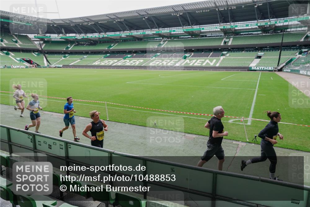 13.09.2026 - 21. swb-Marathon Bremen Michael Burmester http://msf.ph/oto/10488853 13.09.2026 10:36:03 Laufen im Stadion 10093, 10144, 10147, 10152, 10153, 10154, 10157, 10160, 10173, 10175, 10181, 10182, 10185, 10187, 10195, 10198, 10245, 10251, 10257, 10263, 10272, 10275, 10278, 10291, 10296, 10306, 10309, 10338, 10357, 10367, 10368, 10369, 10377, 10382, 10390, 10403, 10409, 10411, 10420, 10427, 10429, 10439, 10473, 10477, 10481, 10485, 10492, 10497, 10528, 10531, 10559, 10560, 10569, 10607, 10613, 10617, 10633, 10636, 10647, 10648, 10671, 10672, 10677, 10715, 10928 meine-sportfotos.de
