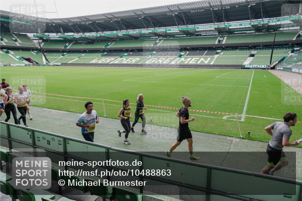 13.09.2026 - 21. swb-Marathon Bremen Michael Burmester http://msf.ph/oto/10488863 13.09.2026 10:36:10 Laufen im Stadion 10092, 10093, 10144, 10152, 10153, 10154, 10157, 10160, 10173, 10175, 10181, 10182, 10185, 10187, 10195, 10198, 10237, 10245, 10251, 10257, 10263, 10272, 10275, 10278, 10291, 10296, 10306, 10309, 10331, 10332, 10338, 10357, 10377, 10382, 10390, 10403, 10409, 10411, 10420, 10427, 10429, 10439, 10473, 10477, 10481, 10492, 10497, 10500, 10528, 10531, 10559, 10560, 10569, 10607, 10613, 10617, 10633, 10636, 10647, 10648, 10671, 10672, 10677, 10715 meine-sportfotos.de