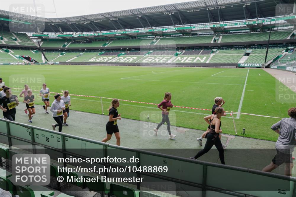13.09.2026 - 21. swb-Marathon Bremen Michael Burmester http://msf.ph/oto/10488869 13.09.2026 10:36:16 Laufen im Stadion 10092, 10093, 10144, 10152, 10153, 10154, 10157, 10160, 10173, 10175, 10181, 10182, 10185, 10186, 10187, 10195, 10198, 10237, 10245, 10251, 10257, 10263, 10272, 10275, 10278, 10291, 10296, 10306, 10309, 10327, 10331, 10332, 10338, 10357, 10377, 10382, 10390, 10403, 10409, 10411, 10420, 10427, 10429, 10439, 10473, 10477, 10481, 10492, 10497, 10500, 10528, 10531, 10560, 10569, 10607, 10613, 10617, 10633, 10636, 10647, 10648, 10659, 10671, 10672, 10677, 10715 meine-sportfotos.de