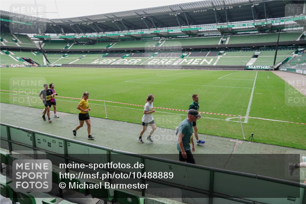 13.09.2026 - 21. swb-Marathon Bremen Michael Burmester http://msf.ph/oto/10488889 13.09.2026 10:36:34 Laufen im Stadion 10092, 10144, 10150, 10152, 10153, 10154, 10160, 10173, 10175, 10181, 10182, 10186, 10187, 10195, 10198, 10237, 10245, 10251, 10257, 10263, 10272, 10275, 10278, 10291, 10296, 10306, 10309, 10315, 10327, 10331, 10332, 10338, 10357, 10377, 10382, 10390, 10403, 10409, 10411, 10420, 10427, 10429, 10439, 10444, 10473, 10477, 10481, 10492, 10497, 10500, 10516, 10531, 10560, 10569, 10607, 10613, 10617, 10633, 10636, 10647, 10648, 10659, 10663, 10671, 10672, 10715 meine-sportfotos.de