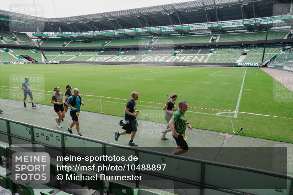 13.09.2026 - 21. swb-Marathon Bremen Michael Burmester http://msf.ph/oto/10488897 13.09.2026 10:36:40 Laufen im Stadion 10092, 10150, 10152, 10153, 10154, 10160, 10173, 10175, 10181, 10182, 10186, 10187, 10195, 10198, 10237, 10245, 10251, 10257, 10263, 10272, 10275, 10278, 10291, 10296, 10306, 10309, 10315, 10327, 10331, 10332, 10338, 10357, 10377, 10382, 10390, 10403, 10409, 10411, 10420, 10429, 10439, 10444, 10473, 10477, 10481, 10492, 10497, 10500, 10516, 10531, 10560, 10569, 10607, 10613, 10617, 10633, 10636, 10647, 10648, 10659, 10663, 10671, 10672, 10674, 10715 meine-sportfotos.de