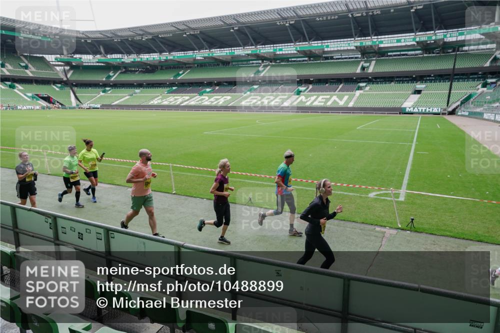 13.09.2026 - 21. swb-Marathon Bremen Michael Burmester http://msf.ph/oto/10488899 13.09.2026 10:36:43 Laufen im Stadion 10092, 10150, 10152, 10153, 10154, 10160, 10173, 10175, 10181, 10182, 10186, 10187, 10195, 10198, 10237, 10245, 10251, 10257, 10263, 10272, 10275, 10278, 10291, 10296, 10306, 10309, 10315, 10327, 10331, 10332, 10338, 10357, 10377, 10382, 10390, 10403, 10409, 10411, 10420, 10429, 10439, 10444, 10473, 10477, 10481, 10492, 10497, 10500, 10516, 10531, 10560, 10569, 10598, 10607, 10613, 10617, 10633, 10636, 10647, 10648, 10659, 10663, 10671, 10672, 10674 meine-sportfotos.de