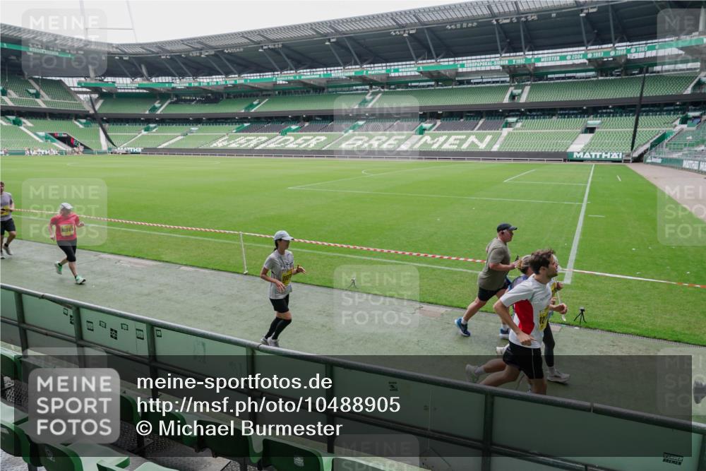 13.09.2026 - 21. swb-Marathon Bremen Michael Burmester http://msf.ph/oto/10488905 13.09.2026 10:36:49 Laufen im Stadion 10092, 10150, 10152, 10153, 10154, 10160, 10173, 10175, 10181, 10182, 10186, 10187, 10195, 10198, 10237, 10251, 10257, 10263, 10272, 10273, 10274, 10275, 10278, 10291, 10296, 10306, 10309, 10315, 10327, 10331, 10332, 10338, 10357, 10382, 10390, 10403, 10409, 10411, 10420, 10429, 10439, 10444, 10473, 10477, 10481, 10492, 10497, 10500, 10516, 10531, 10560, 10569, 10598, 10607, 10613, 10617, 10633, 10636, 10647, 10648, 10659, 10663, 10671, 10672, 10674 meine-sportfotos.de