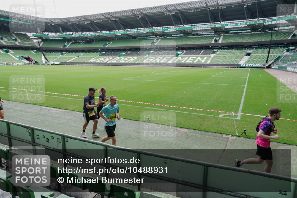 13.09.2026 - 21. swb-Marathon Bremen Michael Burmester http://msf.ph/oto/10488931 13.09.2026 10:37:26 Laufen im Stadion 10090, 10091, 10092, 10150, 10153, 10154, 10160, 10186, 10187, 10190, 10198, 10205, 10237, 10251, 10257, 10263, 10272, 10273, 10274, 10275, 10278, 10283, 10291, 10296, 10305, 10315, 10323, 10327, 10331, 10332, 10338, 10370, 10375, 10376, 10382, 10390, 10403, 10411, 10420, 10429, 10432, 10439, 10444, 10465, 10481, 10488, 10497, 10500, 10516, 10531, 10560, 10569, 10598, 10607, 10613, 10633, 10647, 10648, 10654, 10659, 10663, 10674, 10823 meine-sportfotos.de