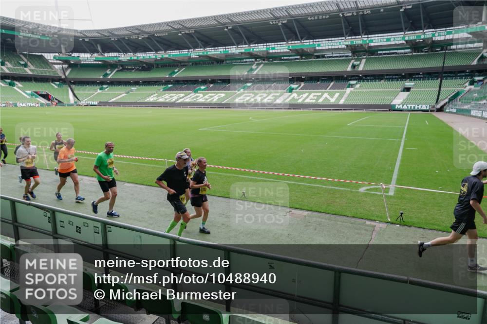 13.09.2026 - 21. swb-Marathon Bremen Michael Burmester http://msf.ph/oto/10488940 13.09.2026 10:37:38 Laufen im Stadion 10090, 10091, 10092, 10150, 10153, 10154, 10160, 10186, 10190, 10198, 10205, 10237, 10251, 10257, 10273, 10274, 10278, 10283, 10296, 10305, 10315, 10323, 10327, 10331, 10332, 10338, 10370, 10375, 10376, 10382, 10390, 10403, 10411, 10420, 10429, 10432, 10444, 10465, 10488, 10497, 10500, 10516, 10531, 10569, 10598, 10607, 10613, 10633, 10645, 10647, 10648, 10654, 10659, 10663, 10674, 10681, 10682, 10695, 10697, 10802, 10823 meine-sportfotos.de