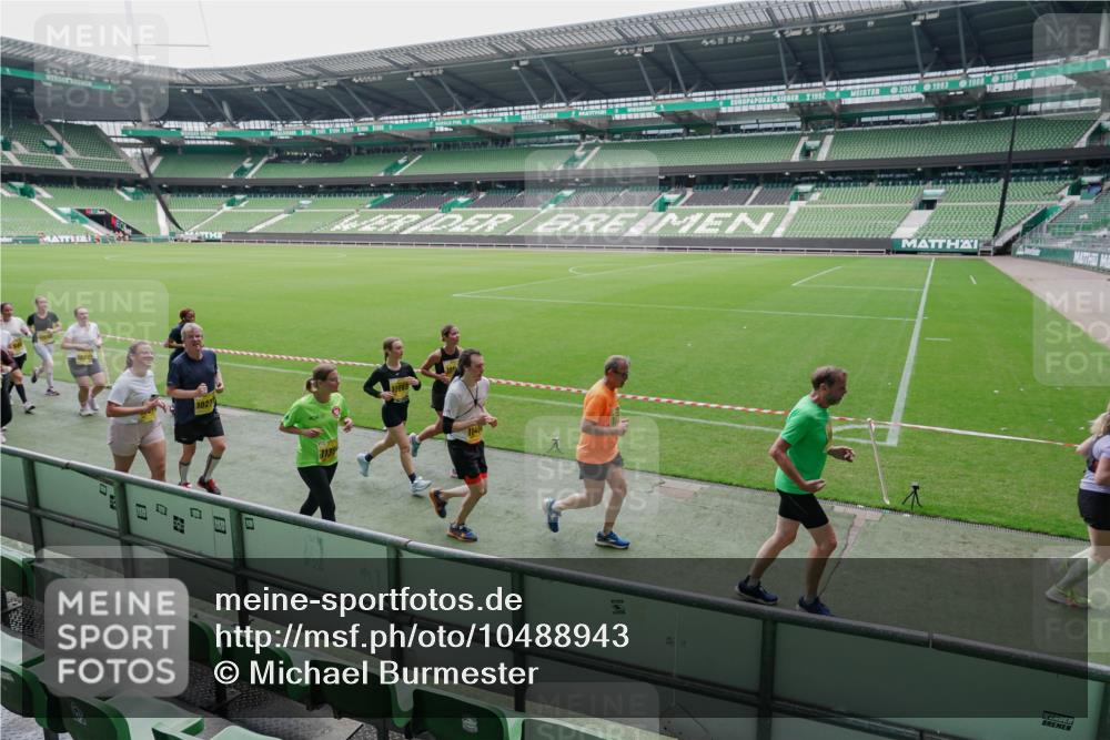 13.09.2026 - 21. swb-Marathon Bremen Michael Burmester http://msf.ph/oto/10488943 13.09.2026 10:37:40 Laufen im Stadion 10090, 10091, 10092, 10150, 10153, 10154, 10160, 10168, 10186, 10190, 10198, 10205, 10237, 10251, 10257, 10273, 10274, 10278, 10283, 10296, 10305, 10315, 10323, 10327, 10331, 10332, 10338, 10370, 10375, 10376, 10382, 10390, 10403, 10411, 10429, 10432, 10444, 10465, 10488, 10497, 10500, 10516, 10531, 10569, 10598, 10607, 10613, 10633, 10645, 10647, 10648, 10654, 10659, 10661, 10663, 10674, 10681, 10682, 10695, 10697, 10802, 10823 meine-sportfotos.de