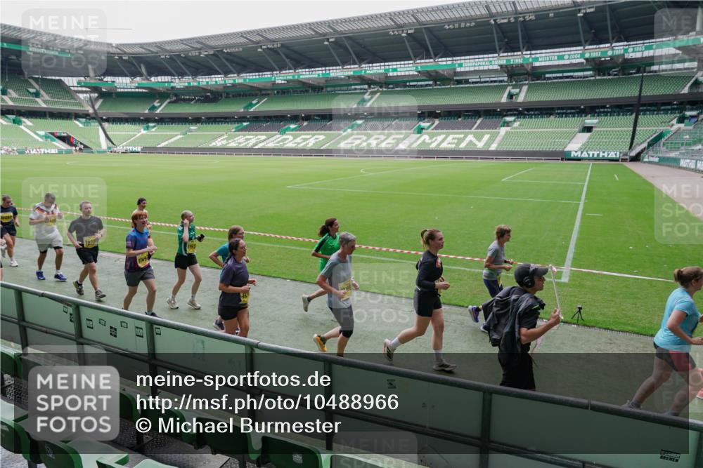 13.09.2026 - 21. swb-Marathon Bremen Michael Burmester http://msf.ph/oto/10488966 13.09.2026 10:38:02 Laufen im Stadion 10090, 10091, 10092, 10150, 10153, 10154, 10168, 10186, 10188, 10190, 10198, 10205, 10237, 10257, 10259, 10260, 10273, 10274, 10283, 10296, 10305, 10315, 10323, 10327, 10331, 10332, 10370, 10375, 10376, 10390, 10432, 10444, 10465, 10488, 10497, 10500, 10516, 10526, 10598, 10613, 10633, 10645, 10647, 10648, 10654, 10659, 10661, 10663, 10674, 10681, 10682, 10695, 10697, 10802, 10823 meine-sportfotos.de