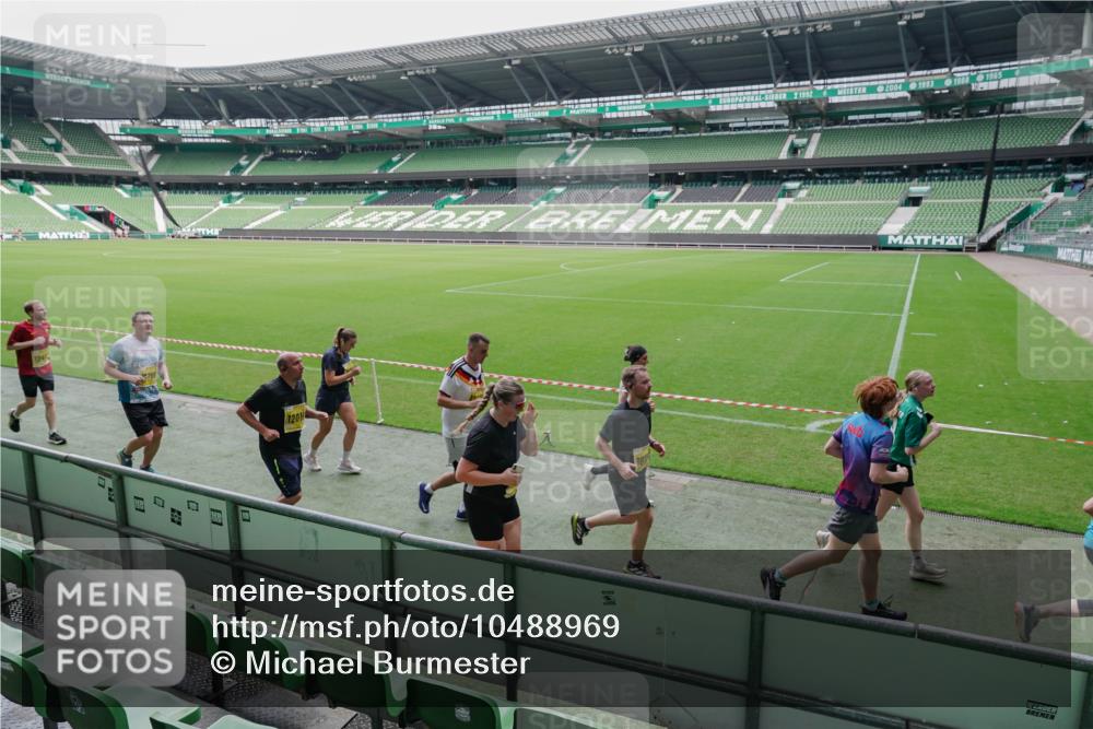 13.09.2026 - 21. swb-Marathon Bremen Michael Burmester http://msf.ph/oto/10488969 13.09.2026 10:38:04 Laufen im Stadion 10090, 10091, 10092, 10150, 10153, 10154, 10168, 10186, 10188, 10190, 10198, 10205, 10237, 10257, 10259, 10260, 10273, 10274, 10283, 10296, 10305, 10315, 10323, 10327, 10331, 10332, 10370, 10375, 10376, 10432, 10444, 10465, 10488, 10497, 10500, 10516, 10526, 10598, 10613, 10633, 10645, 10647, 10648, 10654, 10659, 10661, 10663, 10674, 10681, 10682, 10695, 10697, 10802, 10823 meine-sportfotos.de