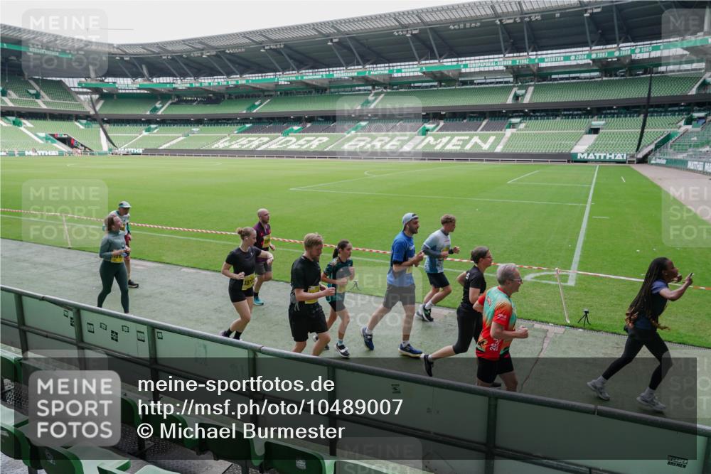13.09.2026 - 21. swb-Marathon Bremen Michael Burmester http://msf.ph/oto/10489007 13.09.2026 10:38:42 Laufen im Stadion 10090, 10091, 10135, 10138, 10139, 10150, 10168, 10188, 10190, 10204, 10205, 10217, 10229, 10238, 10259, 10260, 10273, 10274, 10283, 10305, 10314, 10315, 10323, 10360, 10363, 10364, 10370, 10375, 10376, 10378, 10404, 10432, 10457, 10465, 10469, 10488, 10505, 10510, 10511, 10526, 10595, 10598, 10609, 10619, 10630, 10645, 10654, 10661, 10662, 10664, 10674, 10681, 10682, 10686, 10695, 10697, 10802, 10823 meine-sportfotos.de