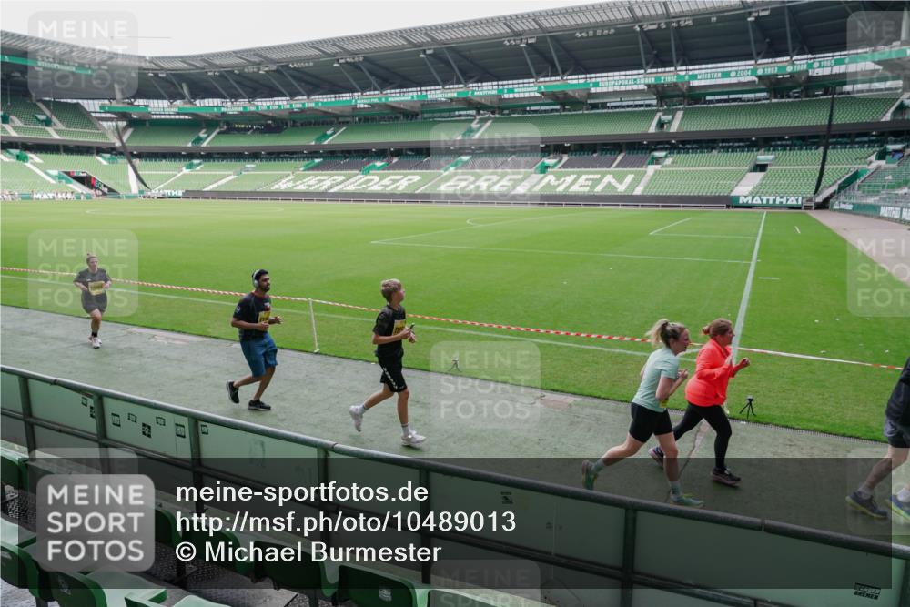13.09.2026 - 21. swb-Marathon Bremen Michael Burmester http://msf.ph/oto/10489013 13.09.2026 10:38:49 Laufen im Stadion 10090, 10091, 10135, 10138, 10139, 10168, 10188, 10190, 10204, 10205, 10217, 10229, 10238, 10259, 10260, 10273, 10274, 10279, 10280, 10283, 10305, 10314, 10323, 10360, 10363, 10364, 10370, 10375, 10376, 10378, 10404, 10432, 10457, 10465, 10469, 10488, 10493, 10501, 10505, 10510, 10511, 10526, 10576, 10595, 10598, 10609, 10616, 10619, 10630, 10645, 10654, 10661, 10662, 10664, 10674, 10681, 10682, 10686, 10695, 10697, 10712, 10743, 10802, 10823 meine-sportfotos.de