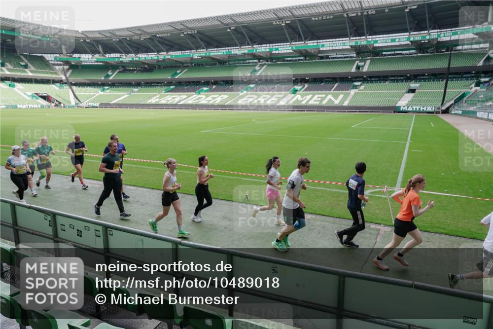 13.09.2026 - 21. swb-Marathon Bremen Michael Burmester http://msf.ph/oto/10489018 13.09.2026 10:38:56 Laufen im Stadion 10090, 10091, 10135, 10138, 10139, 10168, 10188, 10190, 10204, 10205, 10217, 10229, 10238, 10259, 10260, 10273, 10274, 10279, 10280, 10283, 10305, 10314, 10323, 10360, 10363, 10364, 10370, 10375, 10376, 10378, 10404, 10432, 10457, 10465, 10469, 10488, 10493, 10501, 10505, 10510, 10511, 10526, 10556, 10576, 10595, 10609, 10616, 10619, 10630, 10645, 10654, 10660, 10661, 10662, 10664, 10681, 10682, 10686, 10695, 10697, 10712, 10743, 10802, 10823 meine-sportfotos.de