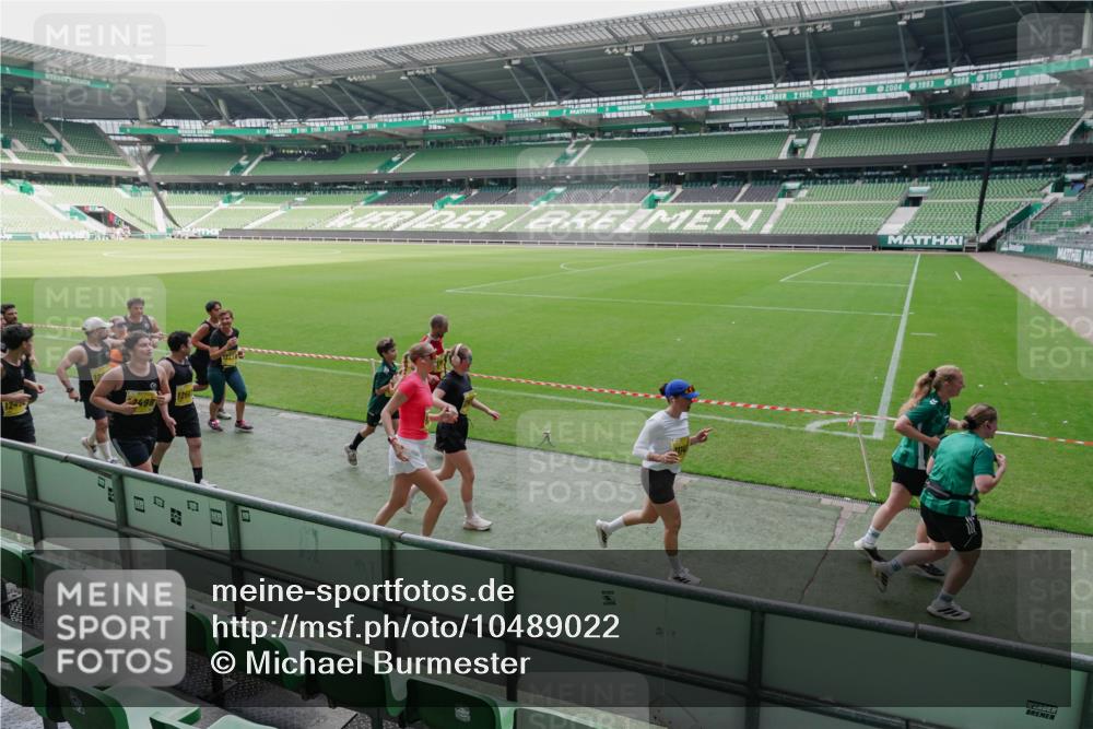 13.09.2026 - 21. swb-Marathon Bremen Michael Burmester http://msf.ph/oto/10489022 13.09.2026 10:39:00 Laufen im Stadion 10090, 10091, 10135, 10138, 10139, 10168, 10188, 10190, 10204, 10205, 10217, 10229, 10238, 10259, 10260, 10273, 10274, 10279, 10280, 10283, 10305, 10314, 10323, 10360, 10363, 10364, 10370, 10375, 10376, 10378, 10404, 10432, 10457, 10465, 10469, 10488, 10493, 10501, 10505, 10510, 10511, 10526, 10556, 10576, 10580, 10595, 10609, 10616, 10619, 10630, 10645, 10654, 10660, 10661, 10662, 10664, 10681, 10682, 10686, 10695, 10697, 10712, 10743, 10802, 10823 meine-sportfotos.de