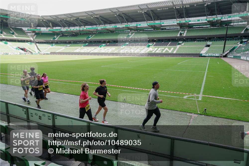 13.09.2026 - 21. swb-Marathon Bremen Michael Burmester http://msf.ph/oto/10489035 13.09.2026 10:39:11 Laufen im Stadion 10135, 10138, 10139, 10168, 10188, 10190, 10204, 10205, 10217, 10229, 10234, 10238, 10259, 10260, 10279, 10280, 10305, 10314, 10360, 10363, 10364, 10370, 10375, 10376, 10378, 10404, 10432, 10457, 10465, 10469, 10484, 10488, 10493, 10501, 10505, 10510, 10511, 10526, 10556, 10576, 10580, 10595, 10609, 10616, 10619, 10630, 10645, 10654, 10660, 10661, 10662, 10664, 10681, 10682, 10686, 10695, 10697, 10712, 10737, 10743, 10802, 10823 meine-sportfotos.de