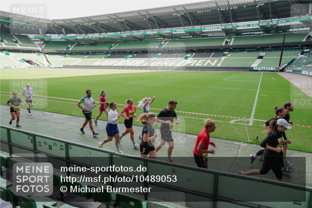 13.09.2026 - 21. swb-Marathon Bremen Michael Burmester http://msf.ph/oto/10489053 13.09.2026 10:39:32 Laufen im Stadion 10135, 10138, 10139, 10156, 10168, 10169, 10188, 10204, 10205, 10217, 10229, 10234, 10238, 10259, 10260, 10279, 10280, 10299, 10314, 10360, 10363, 10364, 10378, 10386, 10404, 10457, 10469, 10484, 10493, 10501, 10505, 10510, 10511, 10526, 10556, 10570, 10576, 10580, 10595, 10599, 10609, 10616, 10619, 10630, 10645, 10653, 10660, 10661, 10662, 10664, 10681, 10682, 10686, 10695, 10696, 10697, 10712, 10737, 10743, 10751, 10802 meine-sportfotos.de
