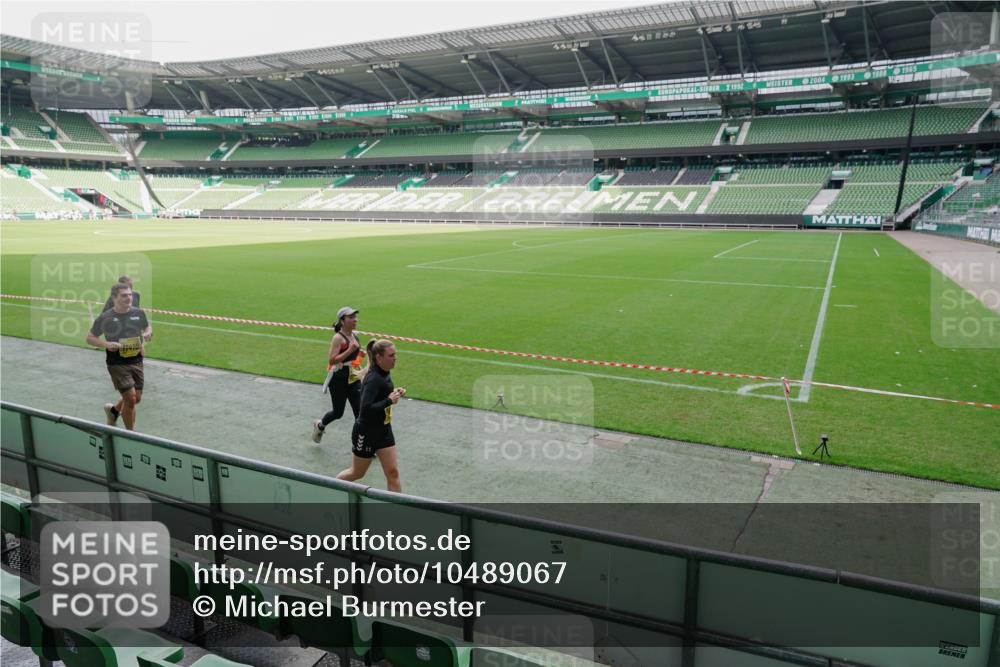 13.09.2026 - 21. swb-Marathon Bremen Michael Burmester http://msf.ph/oto/10489067 13.09.2026 10:39:52 Laufen im Stadion 10135, 10138, 10139, 10156, 10168, 10169, 10188, 10204, 10213, 10217, 10229, 10234, 10238, 10259, 10260, 10279, 10280, 10299, 10314, 10321, 10360, 10363, 10364, 10378, 10386, 10404, 10406, 10417, 10424, 10435, 10455, 10457, 10469, 10484, 10493, 10501, 10505, 10510, 10511, 10526, 10556, 10570, 10576, 10580, 10582, 10595, 10599, 10609, 10616, 10619, 10630, 10653, 10660, 10661, 10662, 10664, 10686, 10696, 10712, 10737, 10743, 10751 meine-sportfotos.de
