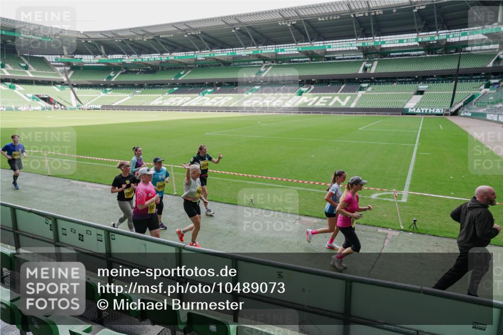 13.09.2026 - 21. swb-Marathon Bremen Michael Burmester http://msf.ph/oto/10489073 13.09.2026 10:40:01 Laufen im Stadion 10135, 10138, 10139, 10156, 10169, 10204, 10213, 10217, 10229, 10234, 10238, 10259, 10260, 10279, 10280, 10299, 10314, 10321, 10354, 10360, 10363, 10364, 10378, 10386, 10404, 10406, 10417, 10424, 10435, 10455, 10457, 10469, 10484, 10493, 10501, 10505, 10510, 10511, 10556, 10570, 10576, 10580, 10582, 10595, 10599, 10609, 10611, 10616, 10619, 10630, 10653, 10660, 10662, 10664, 10686, 10694, 10696, 10712, 10737, 10743, 10751 meine-sportfotos.de