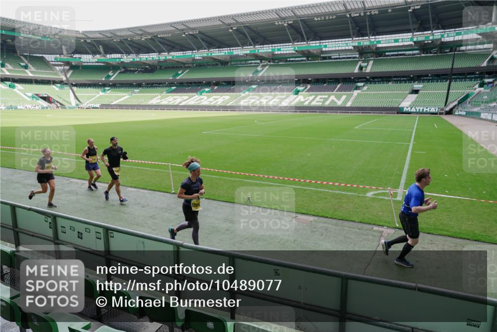 13.09.2026 - 21. swb-Marathon Bremen Michael Burmester http://msf.ph/oto/10489077 13.09.2026 10:40:05 Laufen im Stadion 10135, 10138, 10139, 10156, 10169, 10204, 10213, 10217, 10229, 10234, 10238, 10279, 10280, 10299, 10314, 10321, 10354, 10360, 10363, 10364, 10378, 10386, 10404, 10406, 10417, 10424, 10435, 10455, 10457, 10469, 10484, 10493, 10501, 10505, 10510, 10511, 10545, 10556, 10570, 10576, 10580, 10582, 10595, 10599, 10609, 10611, 10616, 10619, 10630, 10653, 10660, 10662, 10664, 10686, 10694, 10696, 10712, 10737, 10743, 10751 meine-sportfotos.de