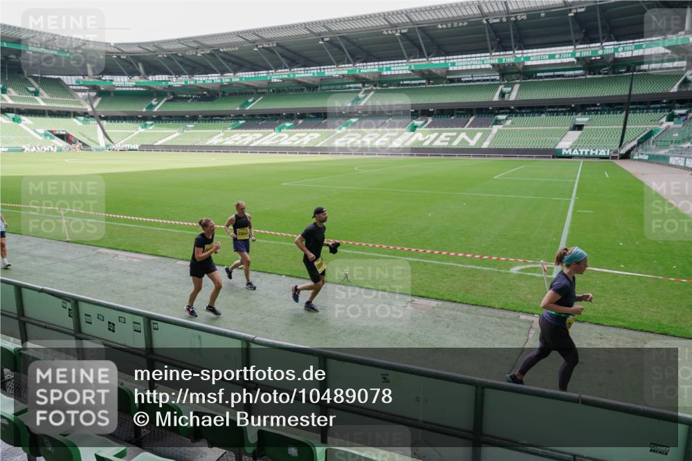 13.09.2026 - 21. swb-Marathon Bremen Michael Burmester http://msf.ph/oto/10489078 13.09.2026 10:40:07 Laufen im Stadion 10135, 10138, 10139, 10156, 10169, 10204, 10213, 10217, 10229, 10234, 10238, 10279, 10280, 10299, 10314, 10321, 10354, 10360, 10363, 10364, 10378, 10386, 10404, 10406, 10417, 10424, 10435, 10455, 10457, 10469, 10484, 10493, 10501, 10505, 10510, 10511, 10545, 10556, 10570, 10576, 10580, 10582, 10595, 10599, 10609, 10611, 10616, 10619, 10630, 10653, 10660, 10662, 10664, 10686, 10694, 10696, 10712, 10737, 10743, 10751 meine-sportfotos.de