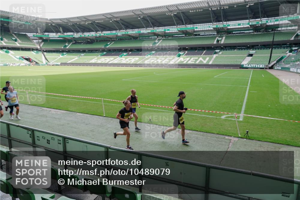 13.09.2026 - 21. swb-Marathon Bremen Michael Burmester http://msf.ph/oto/10489079 13.09.2026 10:40:07 Laufen im Stadion 10135, 10138, 10139, 10156, 10169, 10204, 10213, 10217, 10229, 10234, 10238, 10279, 10280, 10299, 10314, 10321, 10354, 10360, 10363, 10364, 10378, 10386, 10404, 10406, 10417, 10424, 10435, 10455, 10457, 10469, 10484, 10493, 10501, 10505, 10510, 10511, 10545, 10556, 10570, 10576, 10580, 10582, 10595, 10599, 10609, 10611, 10616, 10619, 10630, 10653, 10660, 10662, 10664, 10686, 10694, 10696, 10712, 10737, 10743, 10751 meine-sportfotos.de