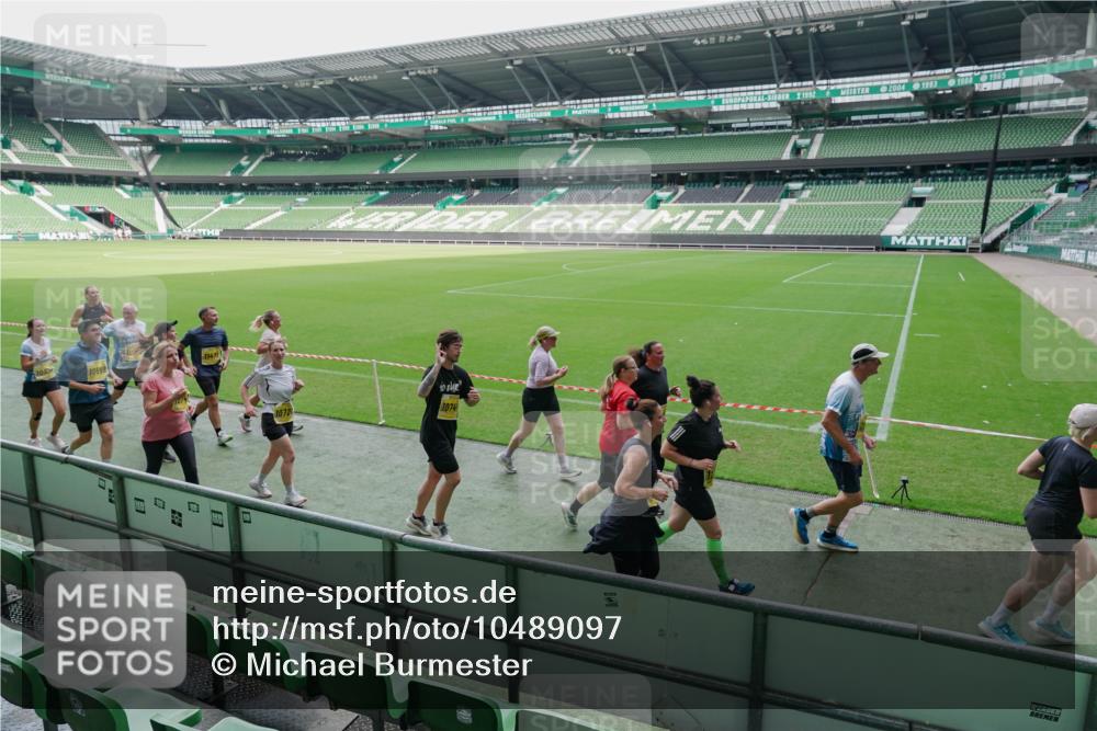 13.09.2026 - 21. swb-Marathon Bremen Michael Burmester http://msf.ph/oto/10489097 13.09.2026 10:40:22 Laufen im Stadion 10135, 10138, 10139, 10155, 10156, 10169, 10204, 10213, 10217, 10229, 10234, 10238, 10279, 10280, 10299, 10313, 10314, 10321, 10354, 10360, 10363, 10364, 10378, 10386, 10404, 10406, 10417, 10424, 10435, 10455, 10457, 10469, 10483, 10484, 10493, 10501, 10505, 10510, 10511, 10545, 10556, 10570, 10576, 10580, 10582, 10586, 10599, 10609, 10611, 10616, 10619, 10653, 10660, 10662, 10664, 10686, 10694, 10696, 10706, 10712, 10737, 10743, 10751, 10766, 10768 meine-sportfotos.de