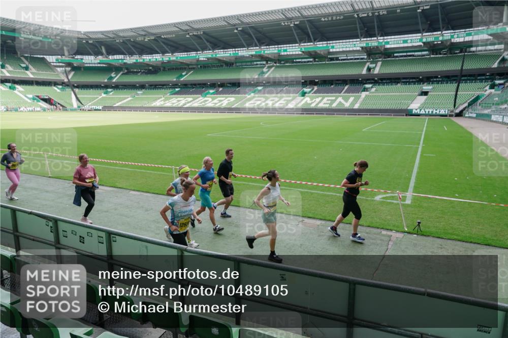 13.09.2026 - 21. swb-Marathon Bremen Michael Burmester http://msf.ph/oto/10489105 13.09.2026 10:40:31 Laufen im Stadion 10135, 10138, 10139, 10155, 10156, 10169, 10204, 10213, 10217, 10229, 10234, 10247, 10279, 10280, 10299, 10313, 10314, 10321, 10354, 10363, 10378, 10386, 10399, 10406, 10414, 10417, 10419, 10424, 10435, 10455, 10483, 10484, 10493, 10501, 10505, 10510, 10511, 10527, 10545, 10556, 10570, 10576, 10580, 10582, 10586, 10599, 10609, 10611, 10616, 10619, 10644, 10653, 10660, 10662, 10664, 10686, 10694, 10696, 10706, 10712, 10737, 10743, 10751, 10766, 10768, 10804 meine-sportfotos.de