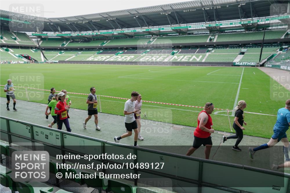 13.09.2026 - 21. swb-Marathon Bremen Michael Burmester http://msf.ph/oto/10489127 13.09.2026 10:40:59 Laufen im Stadion 10155, 10156, 10163, 10169, 10213, 10234, 10247, 10299, 10313, 10321, 10354, 10386, 10399, 10406, 10414, 10417, 10419, 10422, 10424, 10435, 10455, 10461, 10462, 10483, 10484, 10527, 10545, 10547, 10556, 10570, 10580, 10582, 10586, 10599, 10611, 10616, 10644, 10653, 10660, 10694, 10696, 10705, 10706, 10712, 10719, 10722, 10737, 10743, 10751, 10766, 10768, 10776, 10804, 10859, 10889, 11043, 11239 meine-sportfotos.de