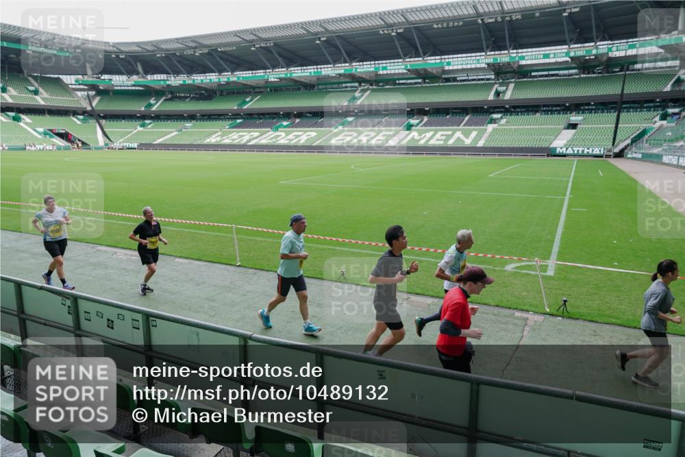 13.09.2026 - 21. swb-Marathon Bremen Michael Burmester http://msf.ph/oto/10489132 13.09.2026 10:41:03 Laufen im Stadion 10155, 10156, 10163, 10169, 10213, 10234, 10247, 10299, 10313, 10321, 10354, 10386, 10399, 10406, 10414, 10417, 10419, 10422, 10424, 10435, 10455, 10461, 10462, 10483, 10484, 10527, 10545, 10547, 10570, 10580, 10582, 10586, 10599, 10611, 10644, 10653, 10660, 10694, 10696, 10705, 10706, 10719, 10722, 10737, 10751, 10766, 10768, 10776, 10804, 10859, 10889, 11043, 11239 meine-sportfotos.de