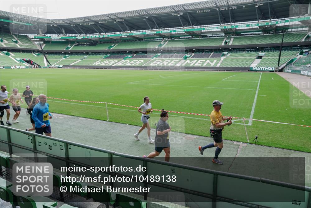 13.09.2026 - 21. swb-Marathon Bremen Michael Burmester http://msf.ph/oto/10489138 13.09.2026 10:41:10 Laufen im Stadion 10155, 10156, 10163, 10169, 10213, 10234, 10247, 10299, 10313, 10321, 10354, 10386, 10399, 10406, 10414, 10417, 10419, 10422, 10424, 10435, 10455, 10461, 10462, 10483, 10484, 10527, 10545, 10546, 10547, 10570, 10580, 10582, 10586, 10599, 10611, 10644, 10653, 10694, 10696, 10705, 10706, 10719, 10722, 10737, 10751, 10766, 10768, 10776, 10804, 10859, 10889, 10977, 11043, 11239 meine-sportfotos.de