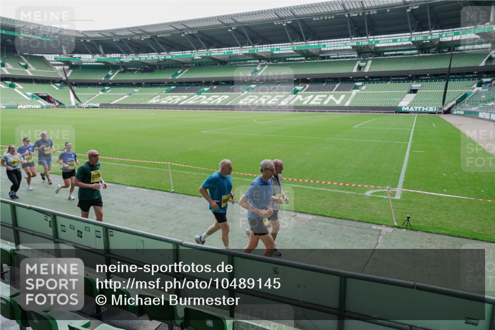 13.09.2026 - 21. swb-Marathon Bremen Michael Burmester http://msf.ph/oto/10489145 13.09.2026 10:41:20 Laufen im Stadion 10155, 10156, 10163, 10169, 10213, 10247, 10299, 10313, 10321, 10354, 10386, 10399, 10406, 10414, 10417, 10419, 10422, 10424, 10435, 10455, 10461, 10462, 10483, 10519, 10527, 10545, 10546, 10547, 10570, 10582, 10586, 10599, 10611, 10644, 10653, 10694, 10696, 10705, 10706, 10719, 10722, 10751, 10766, 10768, 10776, 10804, 10859, 10889, 10909, 10963, 10977, 11043, 11239 meine-sportfotos.de