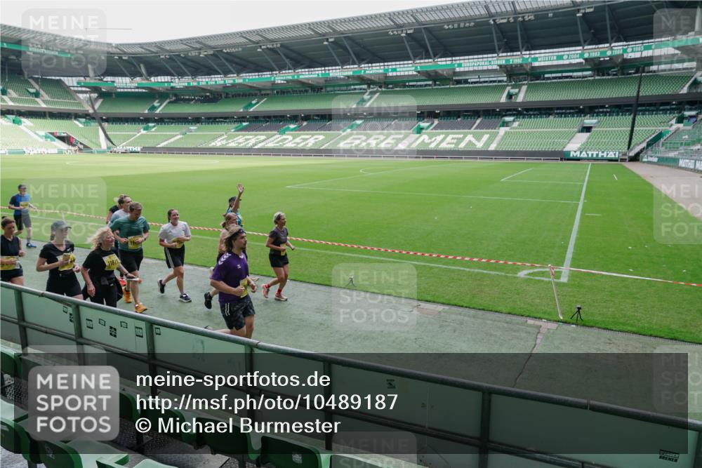 13.09.2026 - 21. swb-Marathon Bremen Michael Burmester http://msf.ph/oto/10489187 13.09.2026 10:42:07 Laufen im Stadion 10148, 10155, 10163, 10247, 10303, 10313, 10330, 10354, 10361, 10362, 10395, 10396, 10399, 10414, 10419, 10422, 10461, 10462, 10483, 10490, 10491, 10519, 10527, 10545, 10546, 10547, 10557, 10586, 10611, 10644, 10665, 10694, 10705, 10706, 10719, 10722, 10752, 10766, 10768, 10773, 10776, 10784, 10804, 10805, 10854, 10859, 10880, 10889, 10909, 10963, 10977, 11026, 11027, 11041, 11043, 11078, 11084, 11085, 11090, 11097, 11098, 11140, 11173, 11192, 11239 meine-sportfotos.de