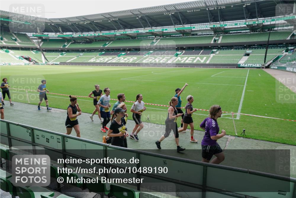 13.09.2026 - 21. swb-Marathon Bremen Michael Burmester http://msf.ph/oto/10489190 13.09.2026 10:42:08 Laufen im Stadion 10148, 10155, 10163, 10247, 10303, 10313, 10330, 10354, 10361, 10362, 10395, 10396, 10399, 10414, 10419, 10422, 10461, 10462, 10483, 10490, 10491, 10519, 10527, 10545, 10546, 10547, 10557, 10586, 10611, 10644, 10665, 10694, 10705, 10706, 10719, 10722, 10752, 10766, 10768, 10773, 10776, 10784, 10804, 10805, 10854, 10859, 10880, 10889, 10909, 10963, 10977, 11026, 11027, 11041, 11043, 11078, 11084, 11085, 11090, 11097, 11098, 11140, 11173, 11192, 11239 meine-sportfotos.de