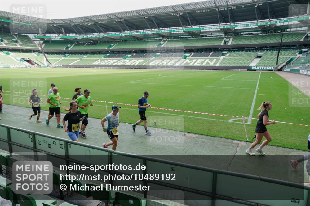 13.09.2026 - 21. swb-Marathon Bremen Michael Burmester http://msf.ph/oto/10489192 13.09.2026 10:42:11 Laufen im Stadion 10148, 10155, 10163, 10247, 10303, 10313, 10330, 10354, 10361, 10362, 10395, 10396, 10399, 10414, 10419, 10422, 10461, 10462, 10483, 10490, 10491, 10519, 10527, 10545, 10546, 10547, 10557, 10586, 10611, 10644, 10665, 10694, 10705, 10706, 10719, 10722, 10752, 10766, 10768, 10773, 10776, 10784, 10804, 10805, 10854, 10859, 10880, 10889, 10909, 10963, 10977, 11026, 11027, 11041, 11043, 11078, 11084, 11085, 11090, 11097, 11098, 11140, 11173, 11192, 11239 meine-sportfotos.de