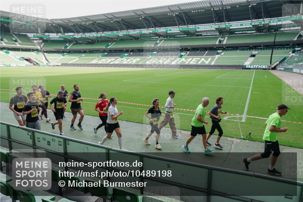 13.09.2026 - 21. swb-Marathon Bremen Michael Burmester http://msf.ph/oto/10489198 13.09.2026 10:42:14 Laufen im Stadion 10148, 10155, 10163, 10247, 10303, 10313, 10330, 10361, 10362, 10395, 10396, 10399, 10414, 10419, 10422, 10461, 10462, 10483, 10490, 10491, 10519, 10527, 10545, 10546, 10547, 10557, 10572, 10586, 10644, 10665, 10705, 10706, 10719, 10722, 10752, 10766, 10768, 10773, 10776, 10784, 10804, 10805, 10854, 10859, 10880, 10889, 10909, 10963, 10977, 11026, 11027, 11041, 11043, 11078, 11084, 11085, 11090, 11097, 11098, 11140, 11173, 11192, 11239 meine-sportfotos.de