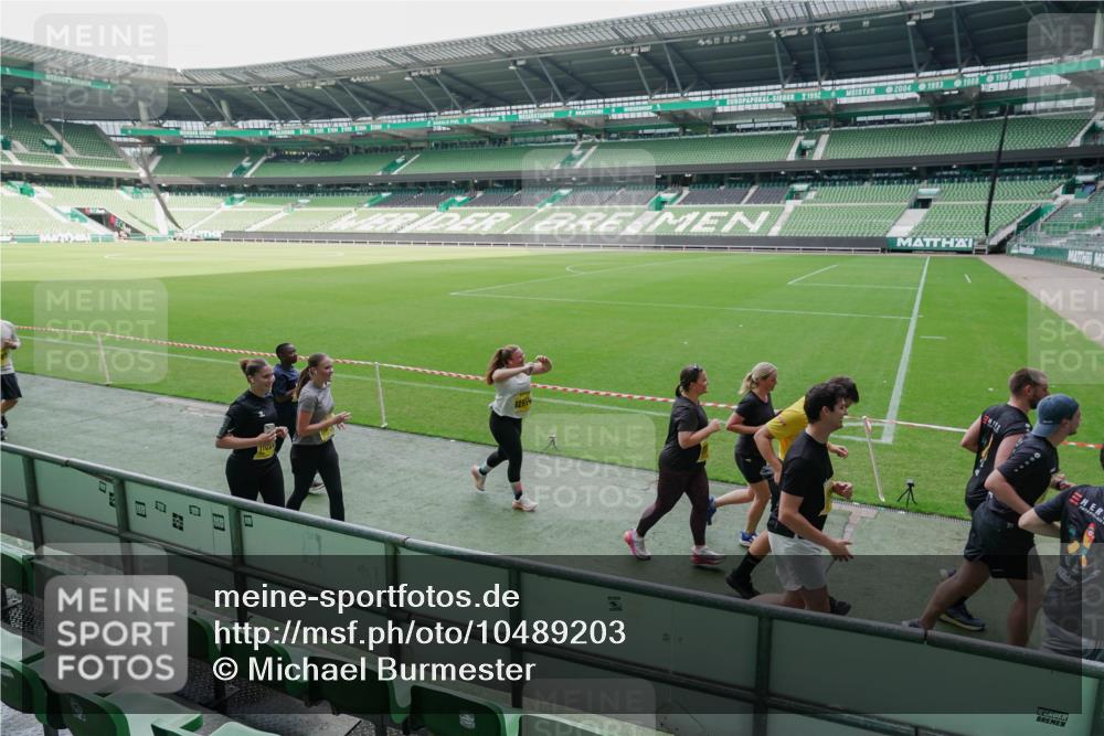 13.09.2026 - 21. swb-Marathon Bremen Michael Burmester http://msf.ph/oto/10489203 13.09.2026 10:42:17 Laufen im Stadion 10148, 10155, 10163, 10247, 10303, 10313, 10330, 10361, 10362, 10395, 10396, 10399, 10414, 10419, 10422, 10461, 10462, 10483, 10490, 10491, 10519, 10527, 10546, 10547, 10557, 10572, 10586, 10644, 10665, 10705, 10706, 10719, 10722, 10752, 10766, 10768, 10773, 10776, 10784, 10804, 10805, 10854, 10859, 10880, 10889, 10909, 10963, 10977, 11026, 11027, 11041, 11043, 11078, 11084, 11085, 11090, 11097, 11098, 11140, 11173, 11192, 11239, 11274 meine-sportfotos.de