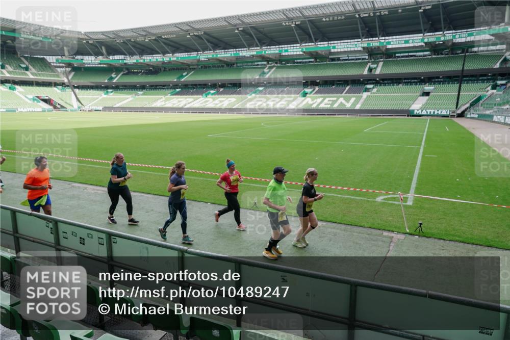 13.09.2026 - 21. swb-Marathon Bremen Michael Burmester http://msf.ph/oto/10489247 13.09.2026 10:43:19 Laufen im Stadion 10002, 10004, 10005, 10148, 10271, 10303, 10325, 10330, 10335, 10361, 10362, 10395, 10396, 10402, 10459, 10474, 10490, 10491, 10513, 10519, 10557, 10572, 10605, 10606, 10665, 10752, 10756, 10773, 10779, 10784, 10805, 10854, 10880, 10882, 10899, 10900, 10909, 10963, 10977, 10997, 11026, 11027, 11041, 11078, 11084, 11085, 11090, 11097, 11098, 11140, 11173, 11192, 11217, 11264, 11274, 11333, 11337, 11355, 11448, 11456, 11461, 11482, 11535 meine-sportfotos.de