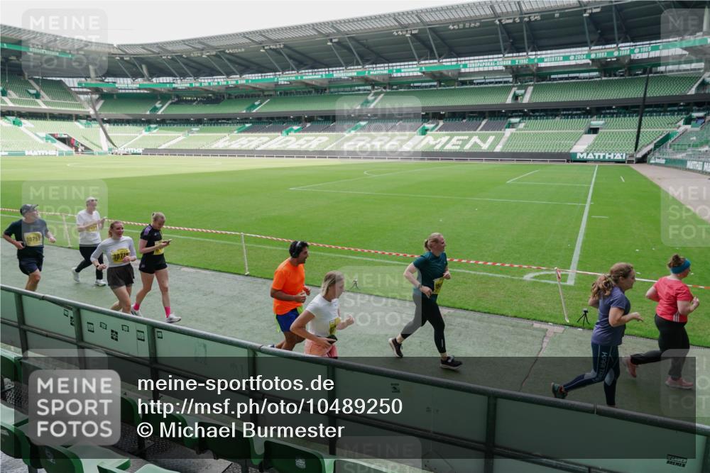 13.09.2026 - 21. swb-Marathon Bremen Michael Burmester http://msf.ph/oto/10489250 13.09.2026 10:43:21 Laufen im Stadion 10002, 10004, 10005, 10148, 10271, 10303, 10325, 10330, 10335, 10361, 10362, 10395, 10396, 10402, 10459, 10474, 10490, 10491, 10513, 10519, 10557, 10572, 10605, 10606, 10665, 10752, 10756, 10773, 10779, 10784, 10805, 10854, 10880, 10882, 10899, 10900, 10909, 10963, 10997, 11026, 11027, 11041, 11078, 11084, 11085, 11090, 11097, 11098, 11140, 11173, 11192, 11217, 11264, 11274, 11333, 11337, 11355, 11408, 11448, 11456, 11461, 11482, 11535 meine-sportfotos.de