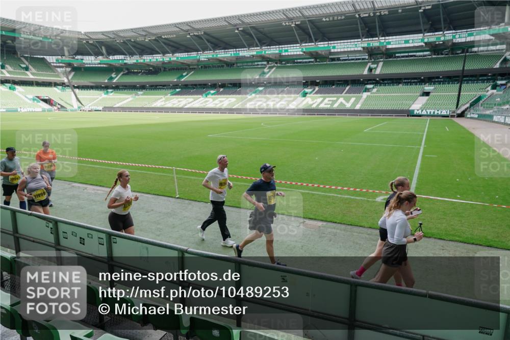 13.09.2026 - 21. swb-Marathon Bremen Michael Burmester http://msf.ph/oto/10489253 13.09.2026 10:43:23 Laufen im Stadion 10002, 10004, 10005, 10148, 10271, 10303, 10325, 10330, 10335, 10361, 10362, 10395, 10396, 10402, 10459, 10474, 10490, 10491, 10513, 10519, 10557, 10572, 10605, 10606, 10629, 10665, 10752, 10756, 10773, 10779, 10784, 10805, 10854, 10880, 10882, 10899, 10900, 10909, 10963, 10997, 11026, 11027, 11041, 11078, 11084, 11085, 11090, 11097, 11098, 11140, 11173, 11192, 11217, 11264, 11274, 11333, 11337, 11355, 11408, 11448, 11456, 11461, 11482, 11535 meine-sportfotos.de