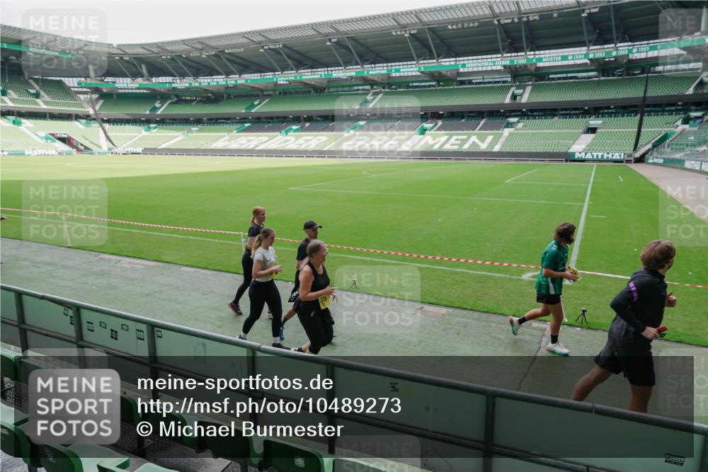 13.09.2026 - 21. swb-Marathon Bremen Michael Burmester http://msf.ph/oto/10489273 13.09.2026 10:43:49 Laufen im Stadion 10002, 10004, 10005, 10176, 10191, 10192, 10271, 10295, 10303, 10325, 10330, 10335, 10361, 10362, 10402, 10459, 10474, 10491, 10513, 10557, 10572, 10605, 10606, 10629, 10665, 10752, 10756, 10773, 10779, 10784, 10805, 10880, 10882, 10899, 10900, 10997, 10999, 11026, 11041, 11078, 11140, 11173, 11217, 11233, 11264, 11274, 11307, 11333, 11337, 11355, 11385, 11408, 11448, 11456, 11461, 11482, 11535, 11629, 11943, 12311 meine-sportfotos.de