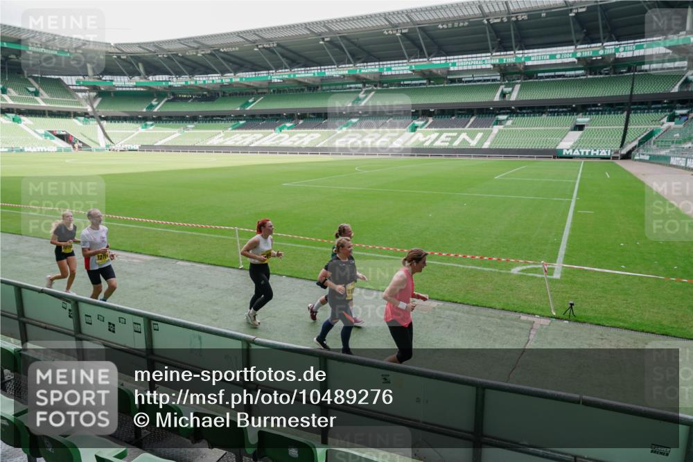 13.09.2026 - 21. swb-Marathon Bremen Michael Burmester http://msf.ph/oto/10489276 13.09.2026 10:43:53 Laufen im Stadion 10002, 10004, 10005, 10176, 10191, 10192, 10271, 10295, 10303, 10325, 10330, 10335, 10361, 10362, 10402, 10459, 10474, 10491, 10513, 10557, 10572, 10605, 10606, 10629, 10752, 10756, 10773, 10779, 10784, 10805, 10880, 10882, 10899, 10900, 10997, 10999, 11026, 11041, 11078, 11173, 11217, 11233, 11264, 11274, 11307, 11333, 11337, 11355, 11385, 11408, 11448, 11456, 11461, 11482, 11535, 11629, 11943, 12311 meine-sportfotos.de