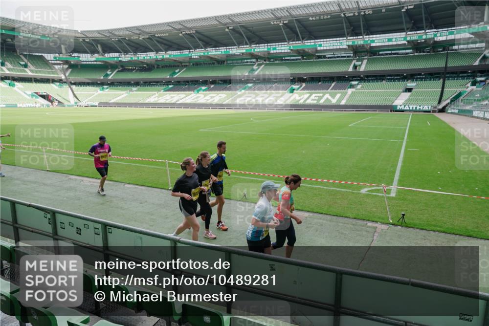 13.09.2026 - 21. swb-Marathon Bremen Michael Burmester http://msf.ph/oto/10489281 13.09.2026 10:43:59 Laufen im Stadion 10002, 10004, 10005, 10176, 10191, 10192, 10271, 10295, 10303, 10325, 10335, 10361, 10362, 10402, 10459, 10474, 10491, 10513, 10557, 10572, 10605, 10606, 10629, 10756, 10773, 10779, 10784, 10805, 10880, 10882, 10899, 10900, 10997, 10999, 11173, 11217, 11233, 11264, 11274, 11307, 11333, 11337, 11355, 11385, 11408, 11448, 11456, 11461, 11482, 11535, 11629, 11943, 12311, 12321, 10163 meine-sportfotos.de
