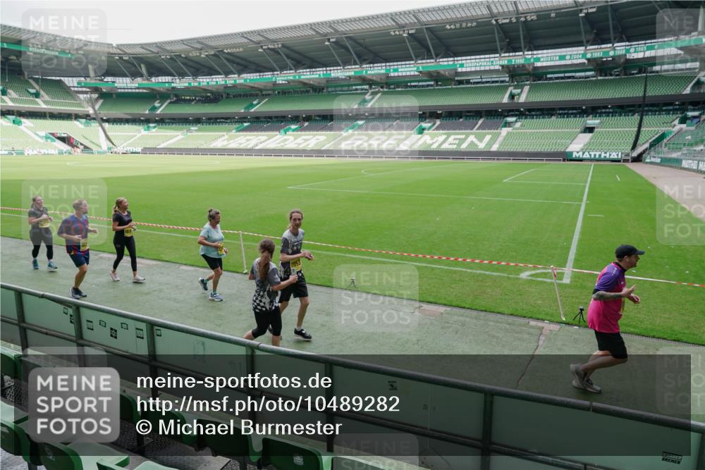 13.09.2026 - 21. swb-Marathon Bremen Michael Burmester http://msf.ph/oto/10489282 13.09.2026 10:44:03 Laufen im Stadion 10002, 10004, 10005, 10176, 10191, 10192, 10271, 10295, 10303, 10325, 10335, 10361, 10362, 10402, 10459, 10474, 10491, 10513, 10557, 10572, 10605, 10606, 10629, 10713, 10756, 10773, 10779, 10784, 10805, 10880, 10882, 10899, 10900, 10997, 10999, 11173, 11217, 11233, 11264, 11274, 11307, 11333, 11337, 11355, 11385, 11408, 11448, 11456, 11461, 11482, 11535, 11629, 11943, 12311, 12321, 10163 meine-sportfotos.de