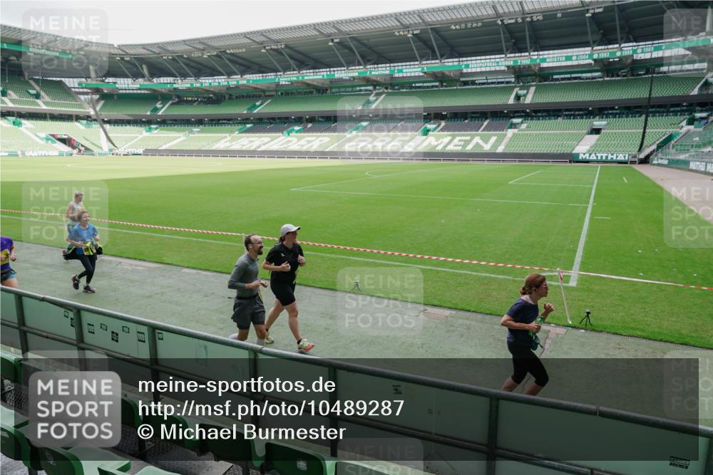 13.09.2026 - 21. swb-Marathon Bremen Michael Burmester http://msf.ph/oto/10489287 13.09.2026 10:44:11 Laufen im Stadion 10002, 10004, 10005, 10176, 10191, 10192, 10271, 10295, 10325, 10335, 10361, 10362, 10402, 10459, 10474, 10513, 10557, 10572, 10605, 10606, 10629, 10679, 10713, 10756, 10773, 10779, 10784, 10805, 10882, 10899, 10900, 10997, 10999, 11081, 11173, 11217, 11233, 11264, 11274, 11307, 11333, 11337, 11355, 11385, 11408, 11448, 11456, 11461, 11482, 11495, 11535, 11629, 11932, 11943, 12151, 12226, 12311, 12321, 10163 meine-sportfotos.de