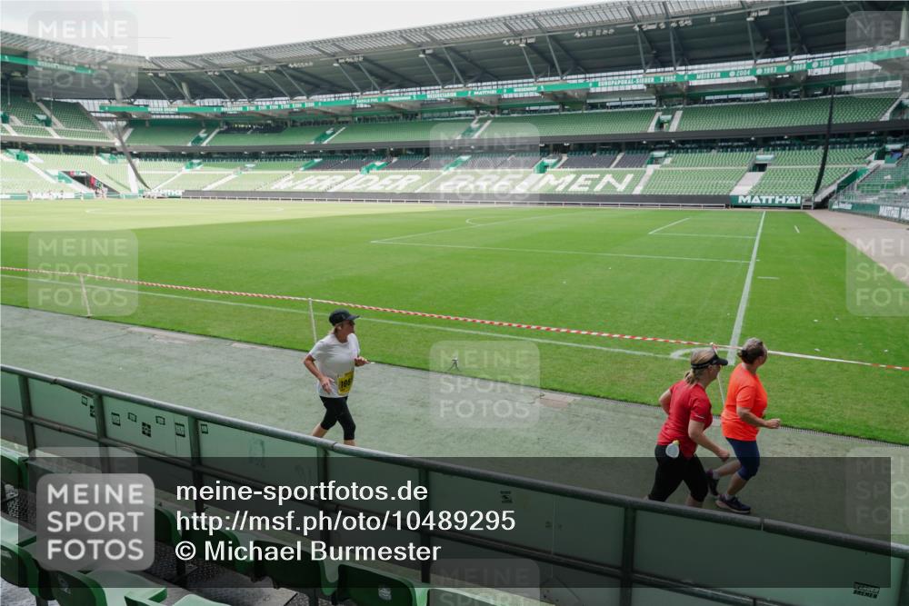 13.09.2026 - 21. swb-Marathon Bremen Michael Burmester http://msf.ph/oto/10489295 13.09.2026 10:44:24 Laufen im Stadion 10002, 10004, 10005, 10176, 10191, 10192, 10271, 10295, 10325, 10335, 10344, 10402, 10459, 10474, 10513, 10568, 10572, 10605, 10606, 10629, 10679, 10713, 10756, 10779, 10882, 10899, 10900, 10979, 10997, 10999, 11081, 11217, 11233, 11264, 11274, 11307, 11333, 11337, 11355, 11385, 11408, 11448, 11456, 11461, 11482, 11495, 11535, 11629, 11808, 11932, 11943, 12057, 12151, 12224, 12226, 12311, 12321, 10163 meine-sportfotos.de